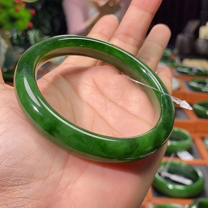 和田玉（碧玉）手镯未镶嵌