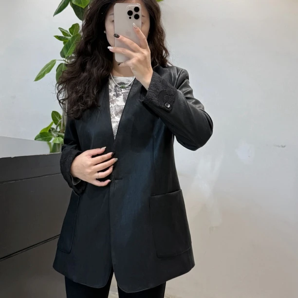 黑色蕾丝拼接气质款皮衣网红时尚百搭女士设计师宽松