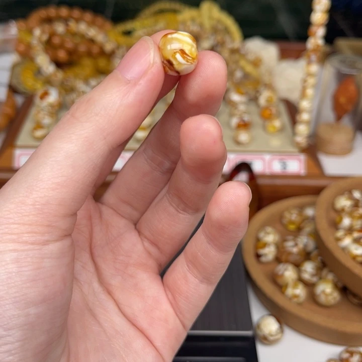 琥珀裸石未镶嵌相*32号