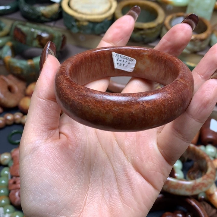 迁***移透闪石质玉未镶嵌手镯