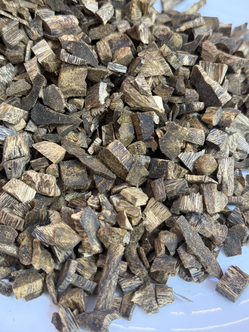 棋楠沉香树丁碎料熏香原料适合熏香，煮水使用