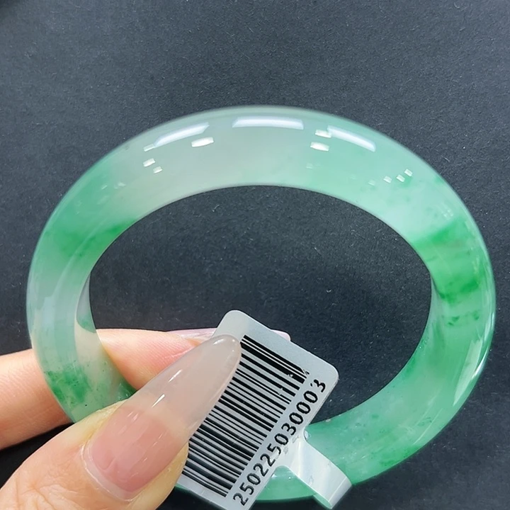 赤***北未镶嵌手镯石英质玉（非洲翠）