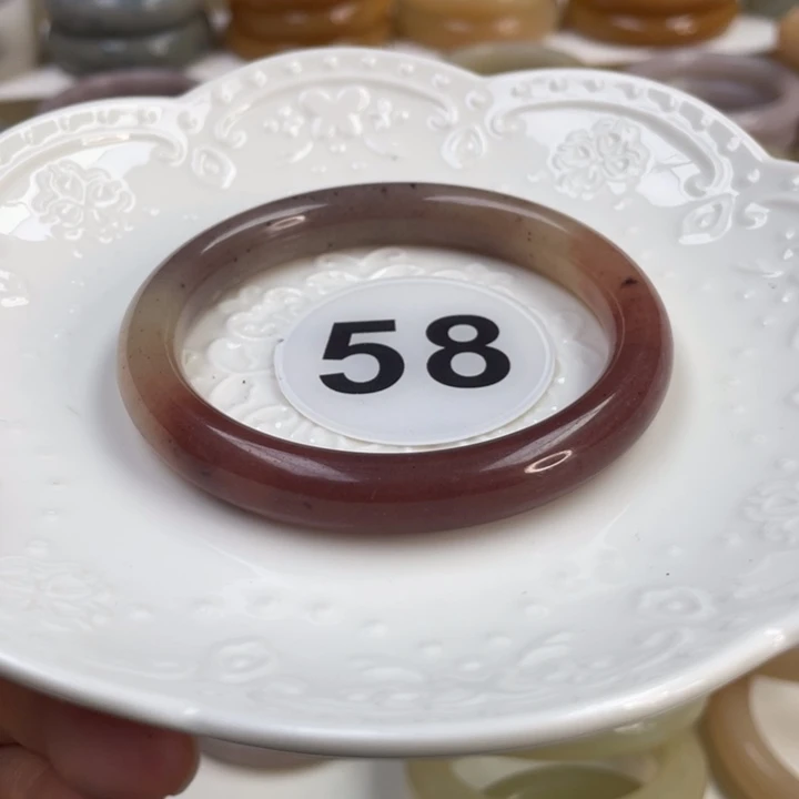 未镶嵌手镯石英岩玉