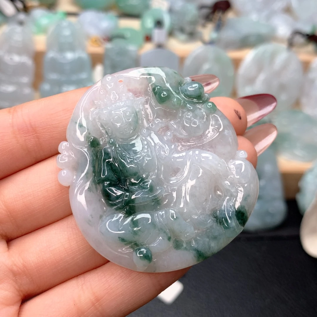 翡翠颈饰未镶嵌翡翠