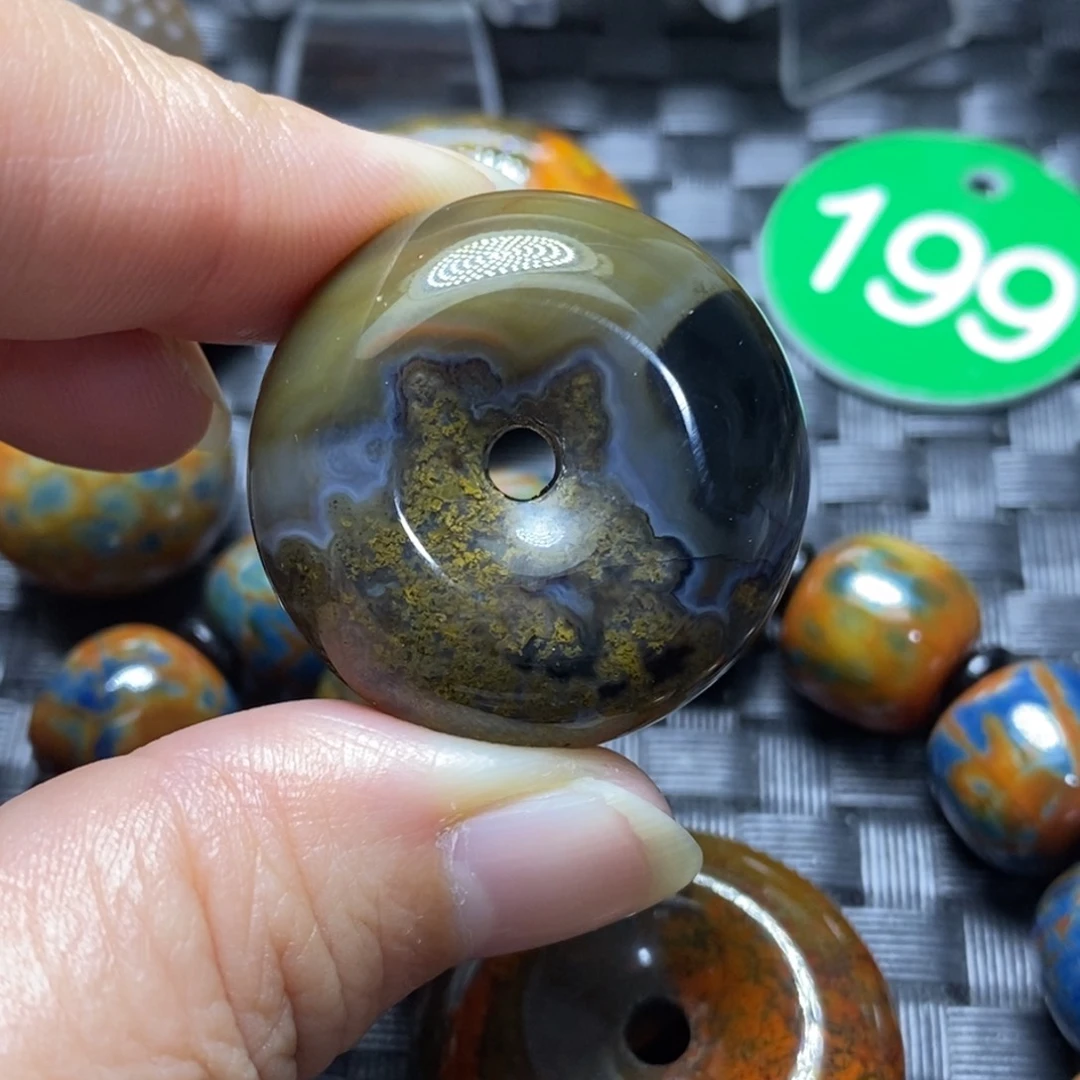 未镶嵌颈饰玛瑙/玉髓景*