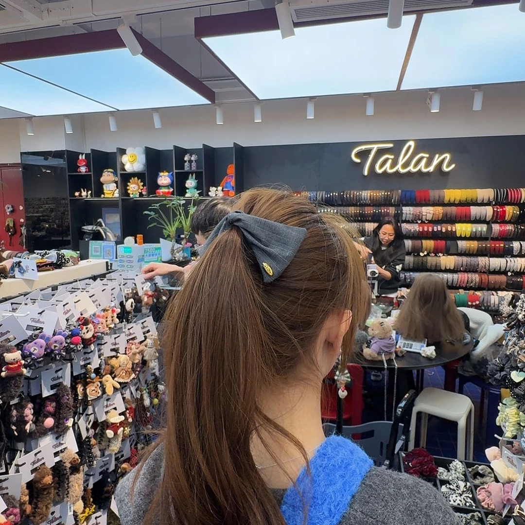 布艺非金属新款变形香蕉夹灰色