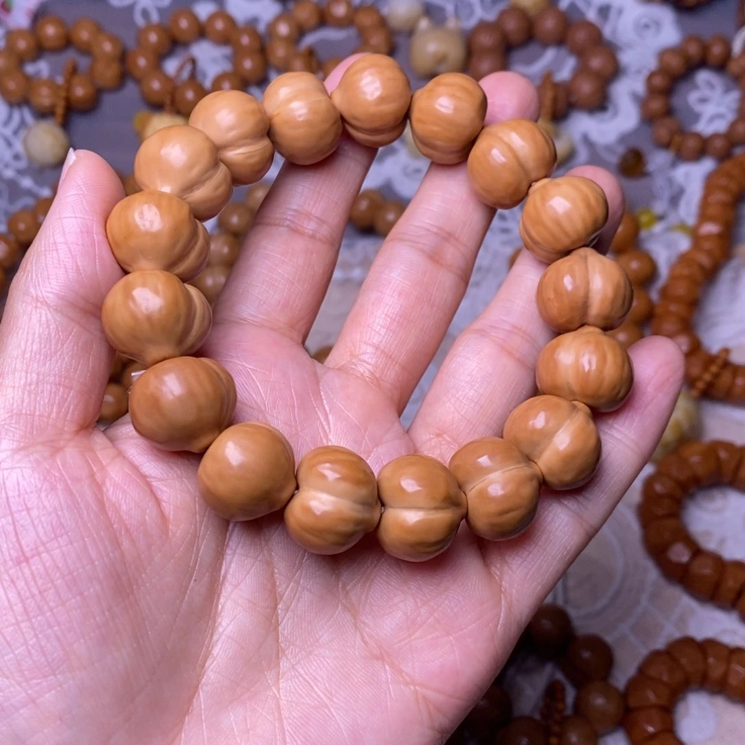 把件猴头核桃柯基屁桃