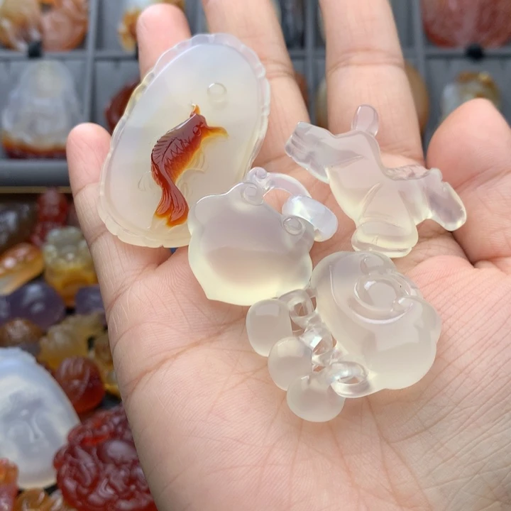 可***可玛瑙/玉髓未镶嵌颈饰