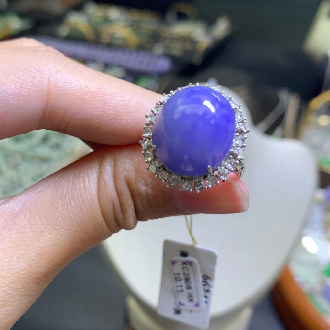 颈饰18K金镶嵌翡翠