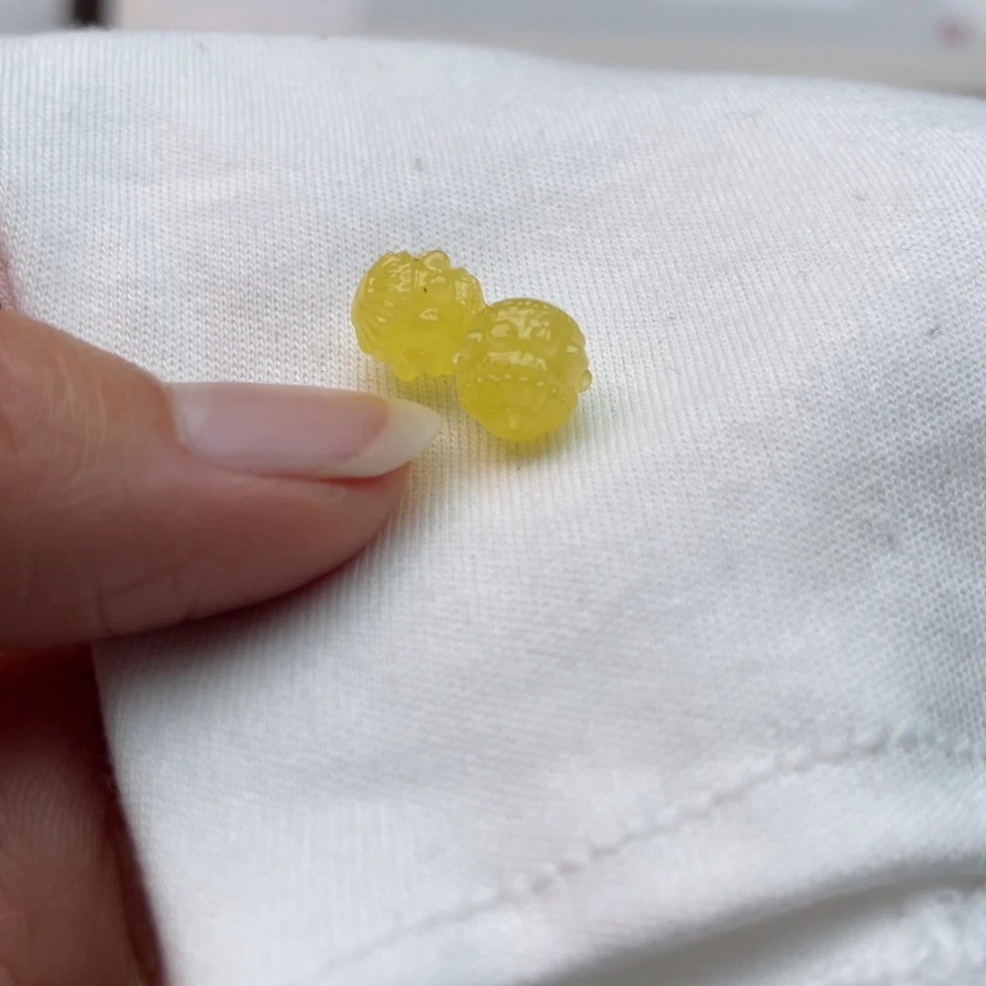 蜜蜡未镶嵌珠宝奇石