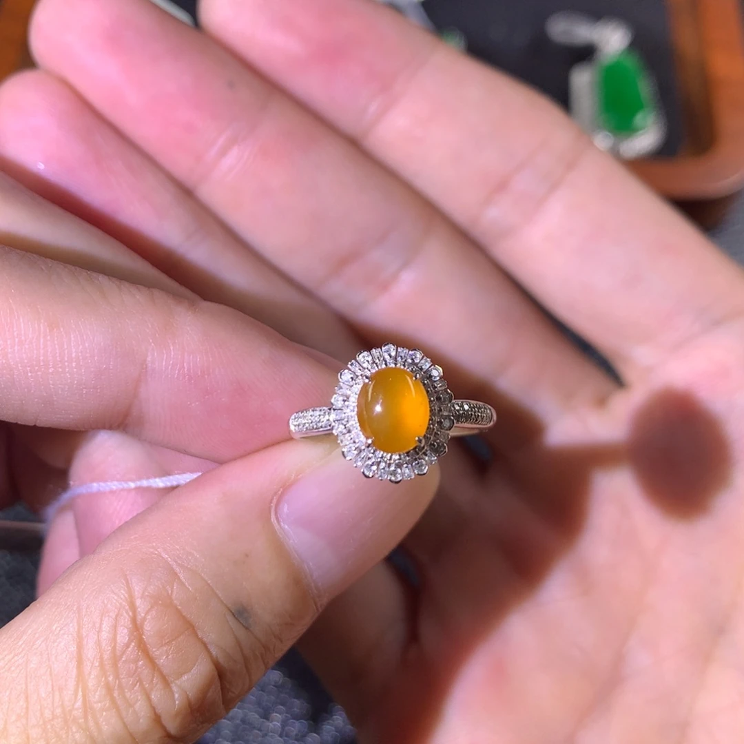 18K金镶嵌戒指翡翠翡翠