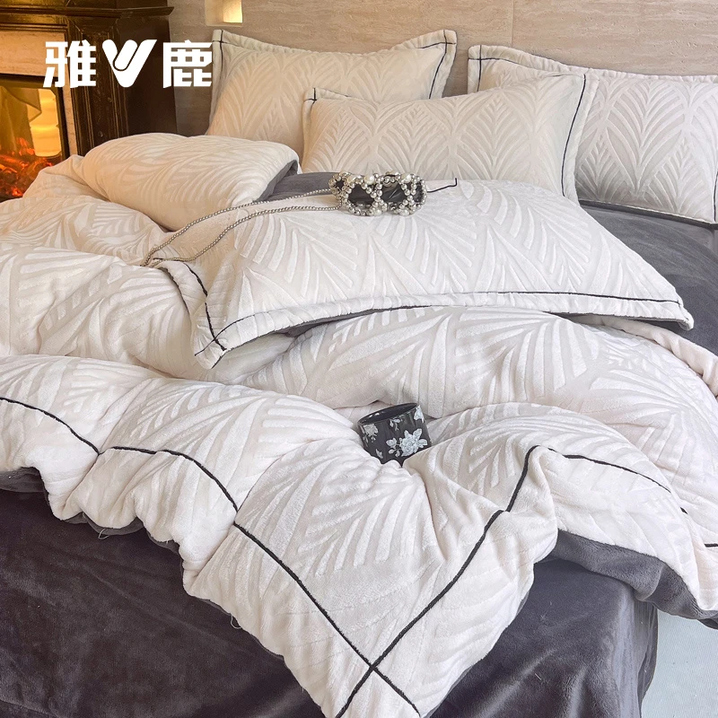 新款高端加厚雕花保暖牛奶绒四件套双面绒双人床单被套床上