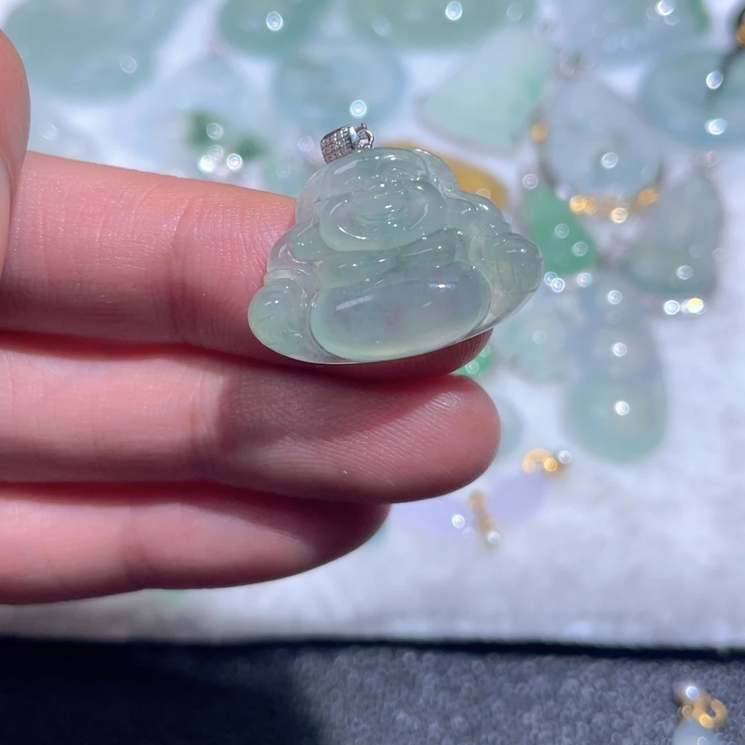 翡翠18K金镶嵌颈饰翡翠