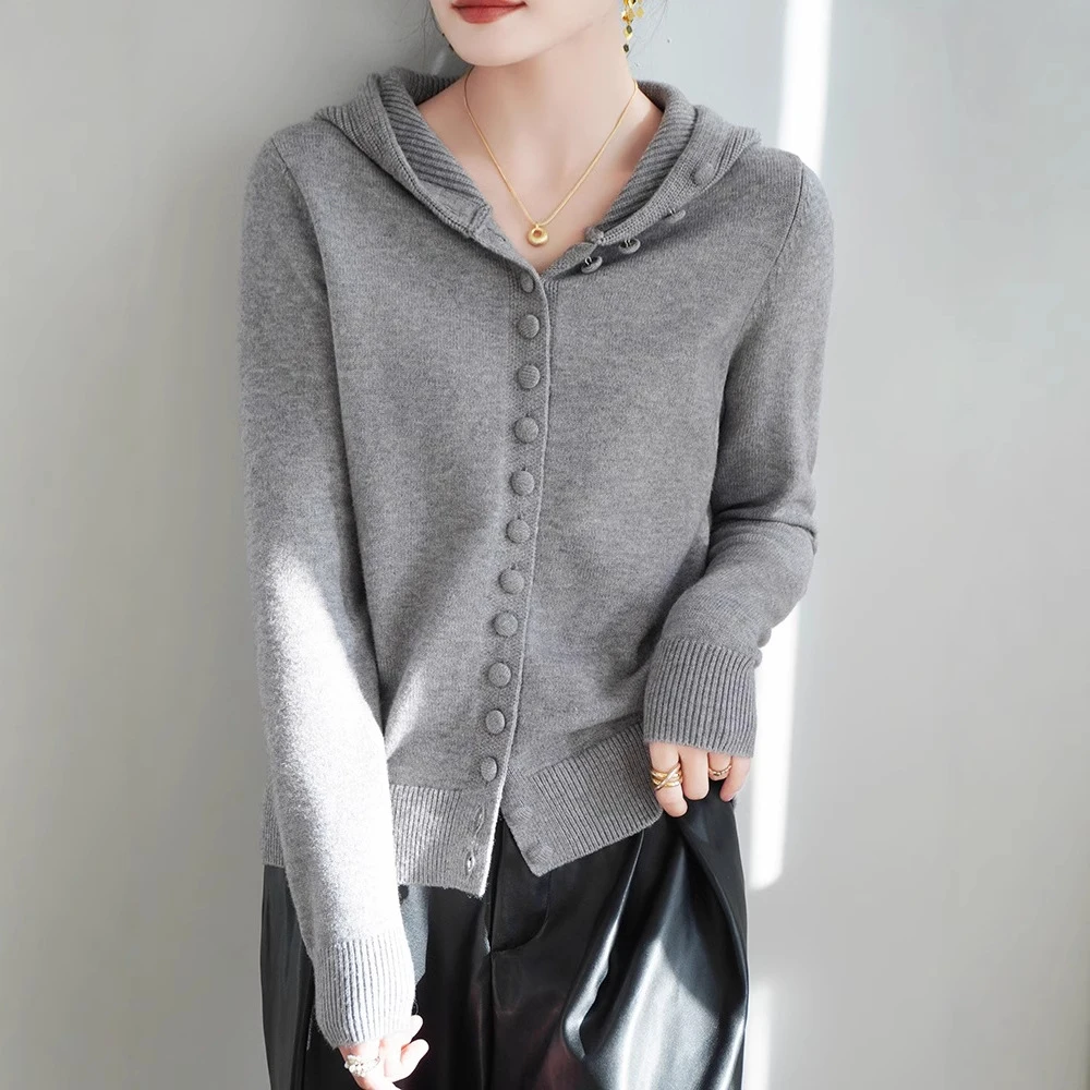 2025早春款连帽包扣慵懒针织开衫女高级感
