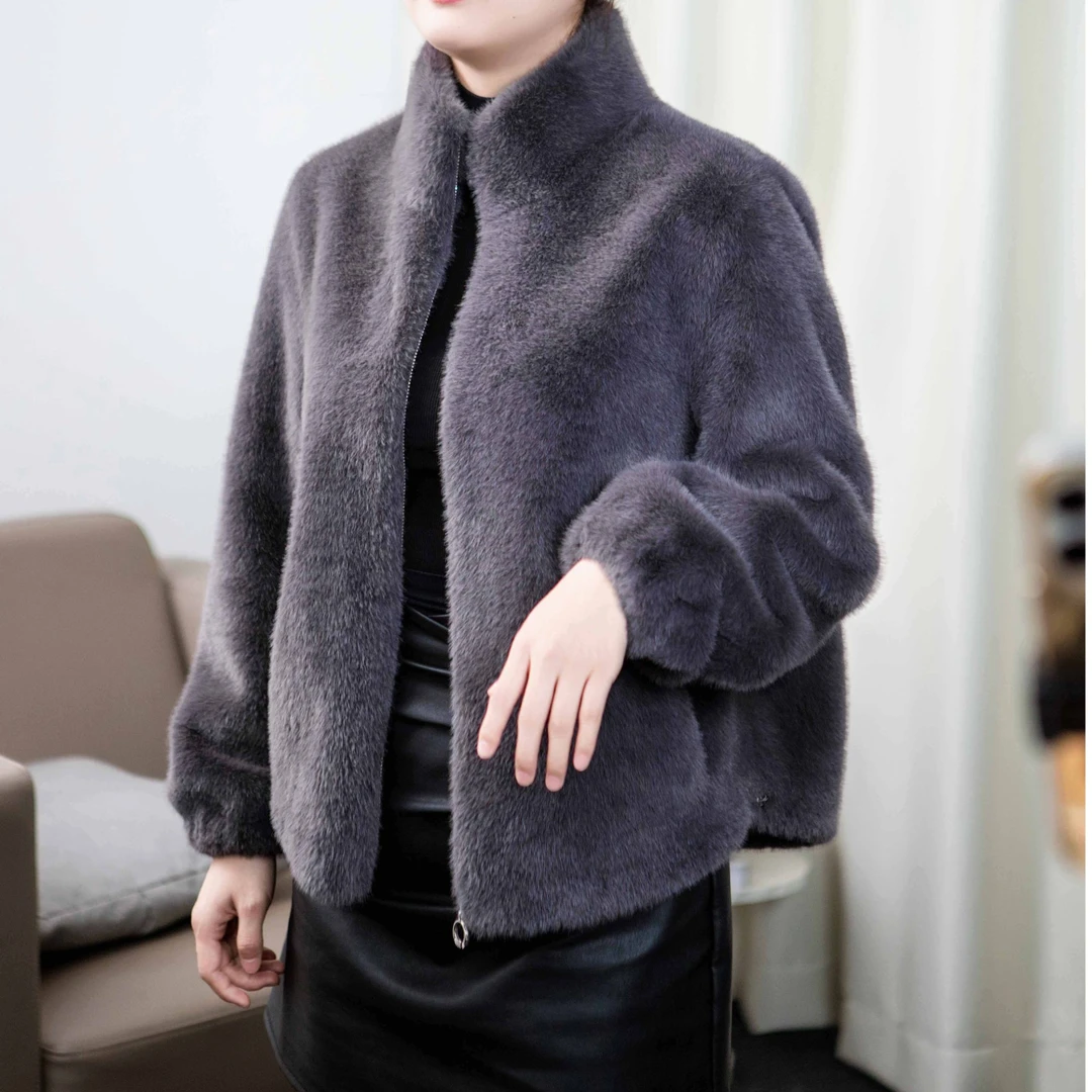 {海宁新}短款北极貂冬季外套装冬季保暖宽秋时尚休闲中女士简约