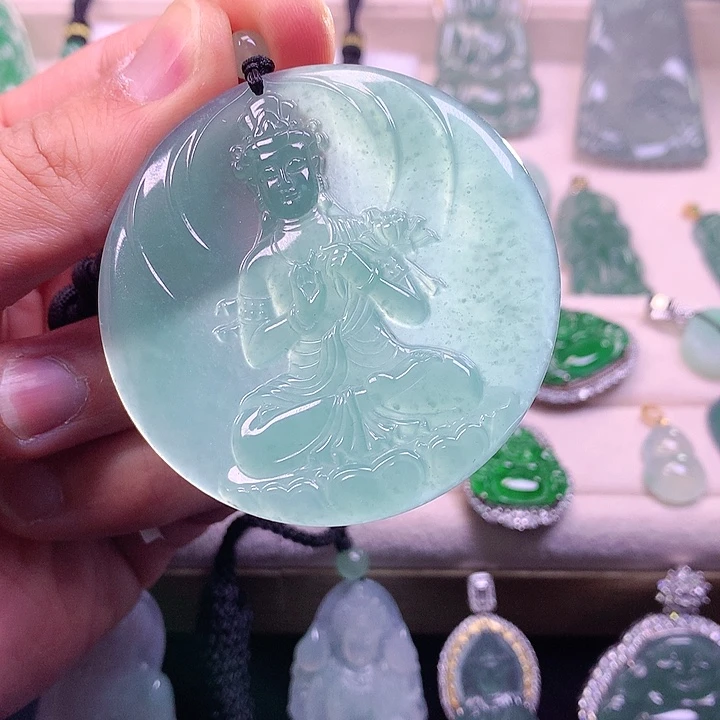 翡翠颈饰未镶嵌翡翠