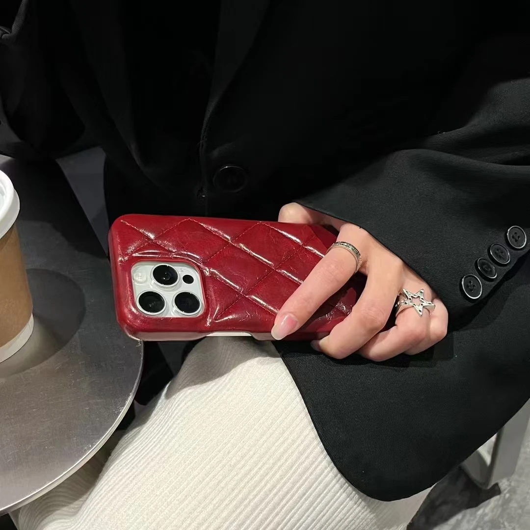 立体小香风皮质菱格适用iPhone16promax手机壳15半包围13高级皮壳