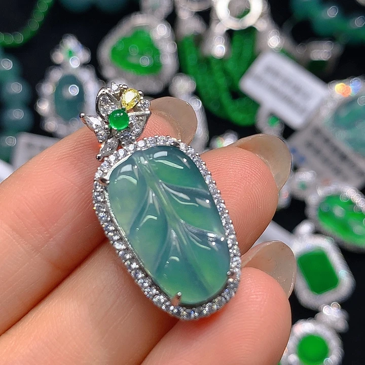 翡翠颈饰未镶嵌翡翠