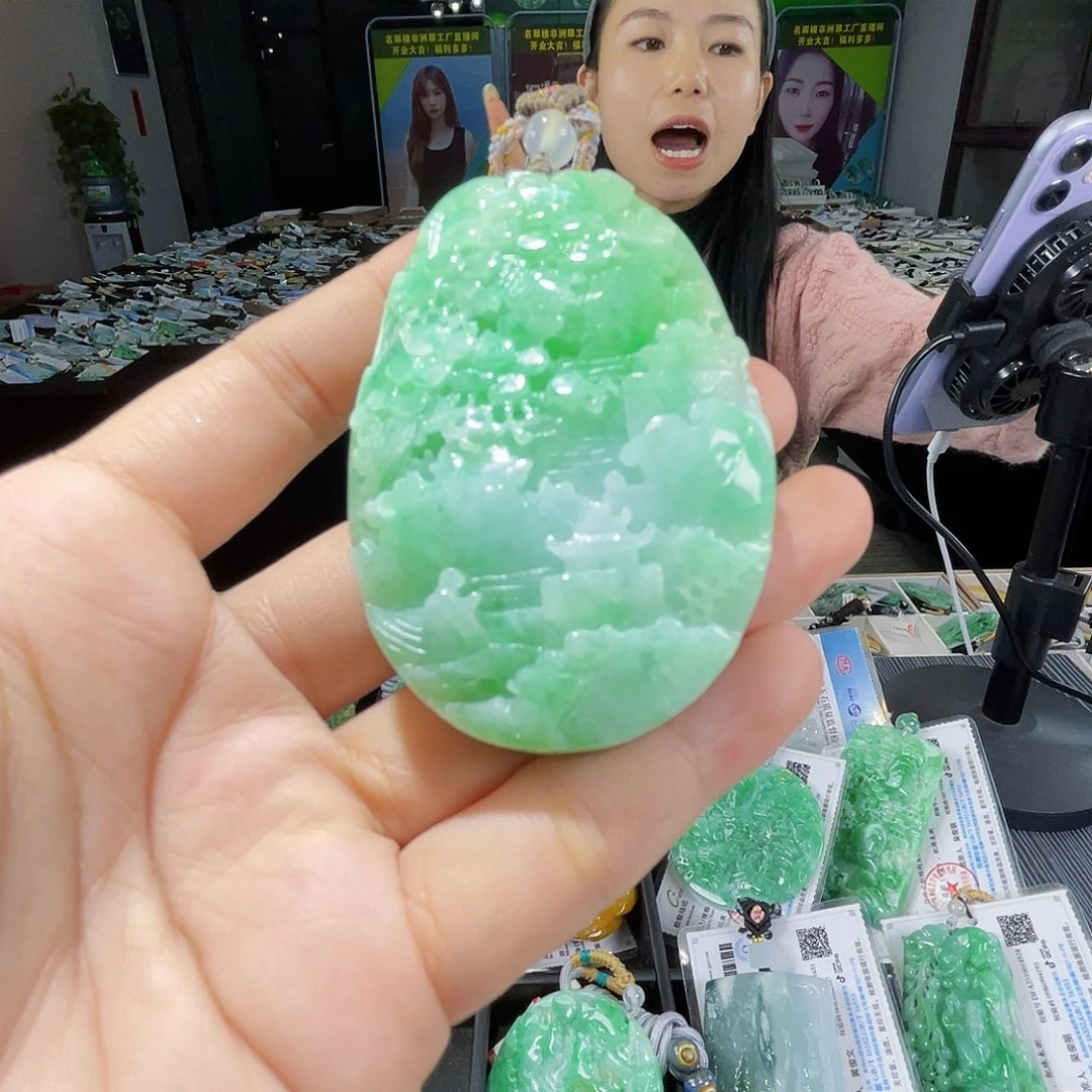 颈饰未镶嵌翡翠一