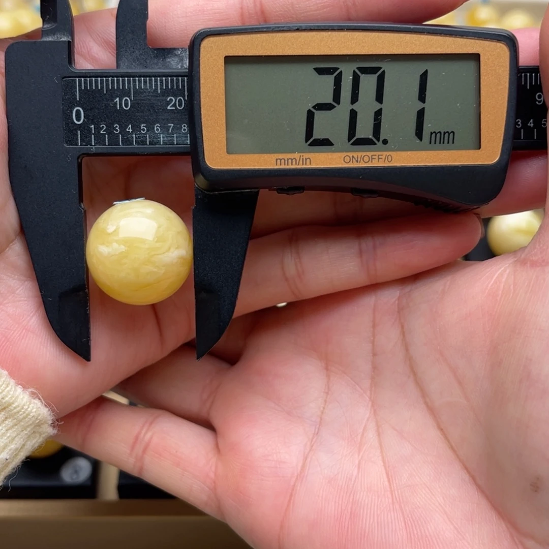 琥珀未镶嵌裸石蜜蜡圆珠笑