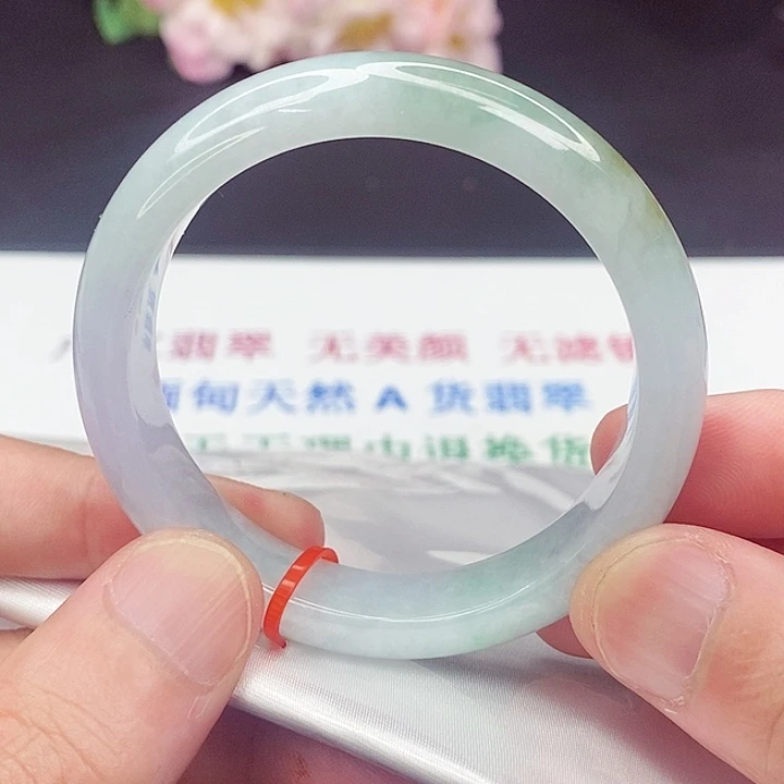 翡翠手镯未镶嵌52.6圈