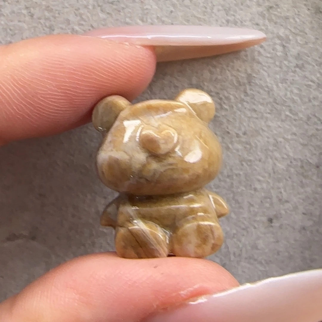 未镶嵌琥珀珠宝奇石