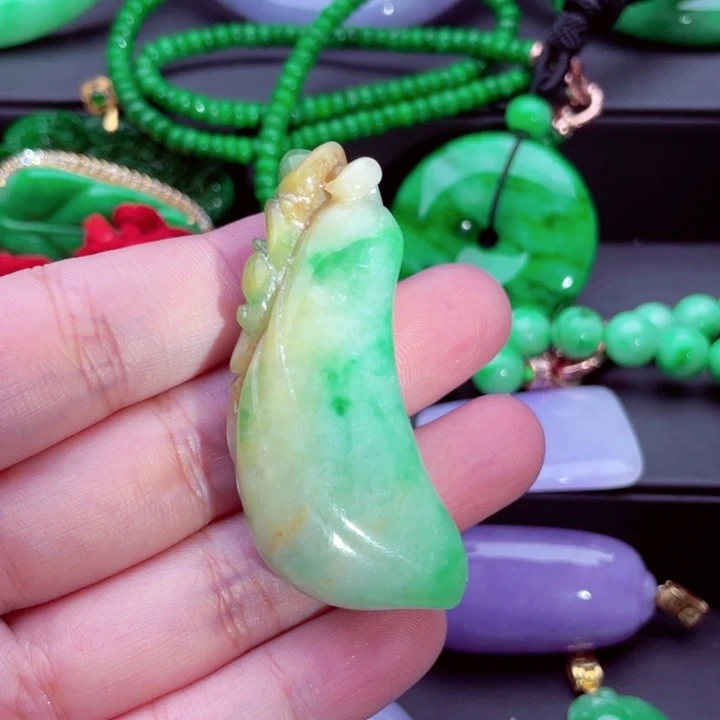 翡翠未镶嵌吊坠(不含链)