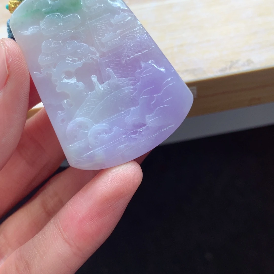 翡翠颈饰未镶嵌吊坠