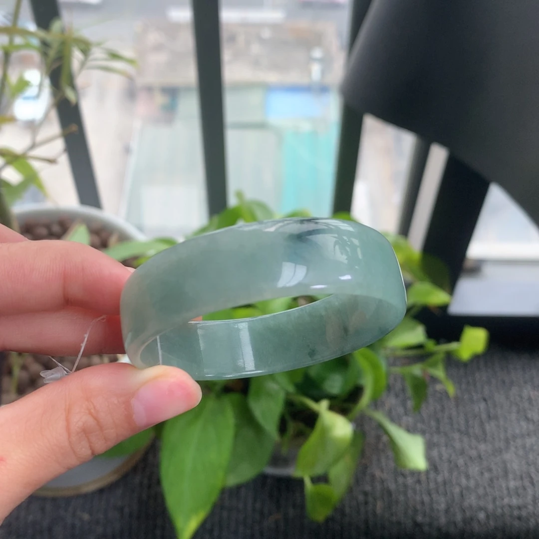 翡翠手镯未镶嵌公主