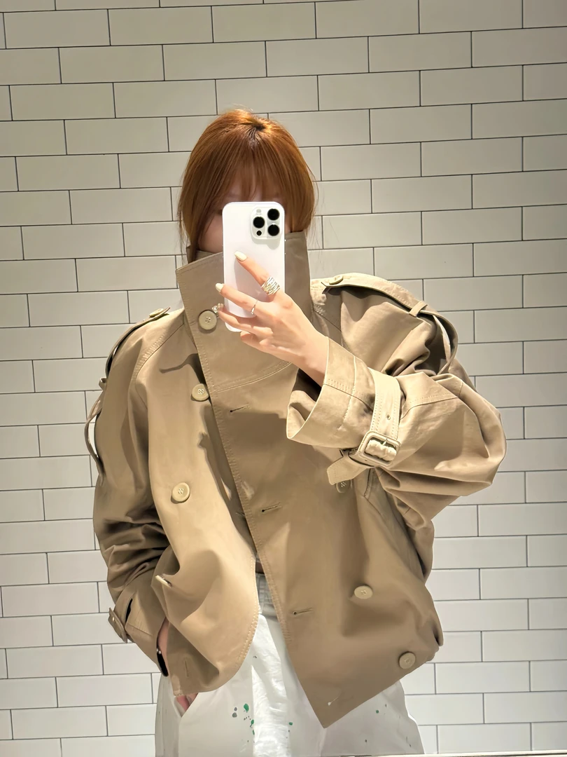 2025秋季新款卡其色高领风衣外套女酷飒风机车双排扣工装流行上衣