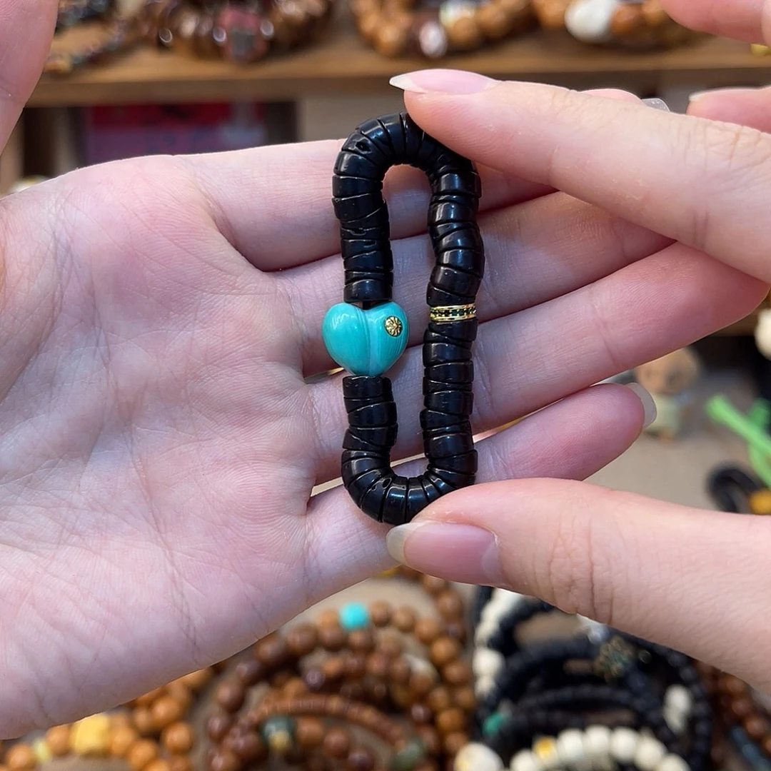 椰蒂吊坠搭配爱心