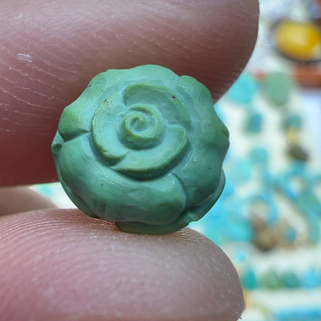 绿松石未镶嵌颈饰花