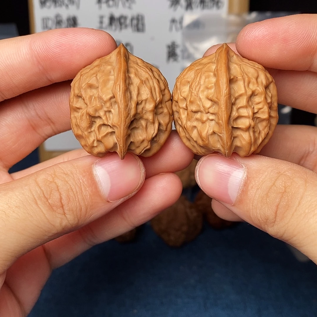 文玩核桃吊坠大枣