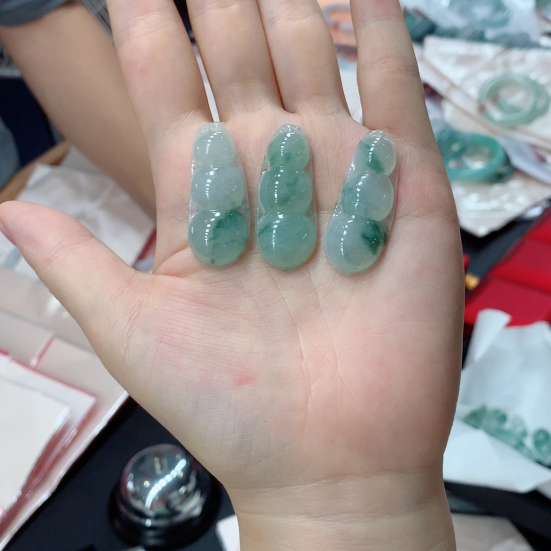 翡翠未镶嵌颈饰多样性发1