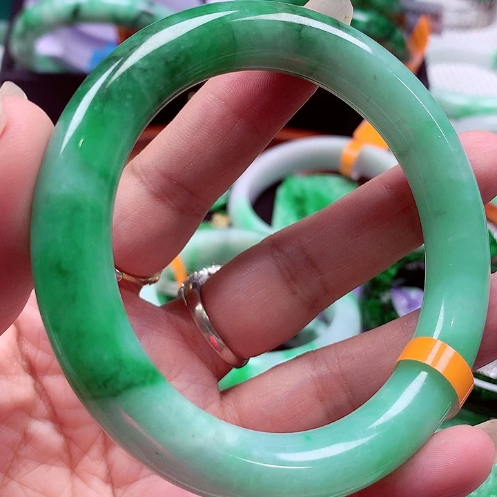 未镶嵌手镯翡翠翡翠