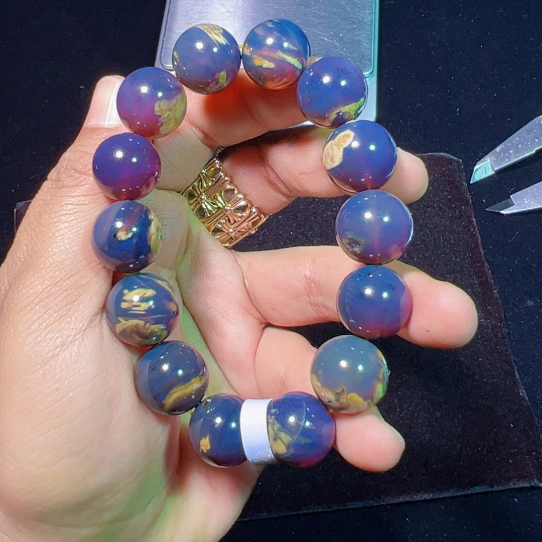 蓝***鸟未镶嵌琥珀裸石琥珀