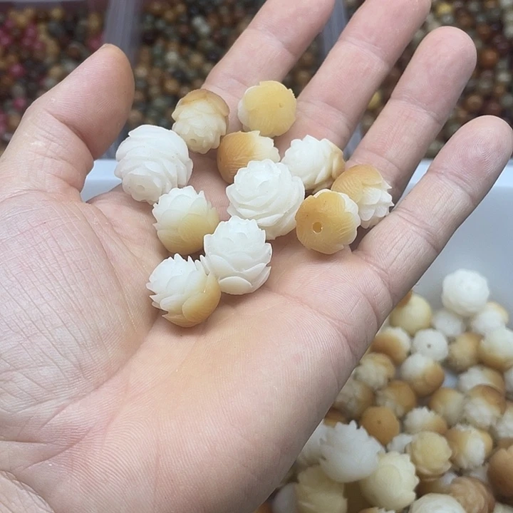 白玉菩提吊坠炭烤莲花5颗➕灯牌宠5颗