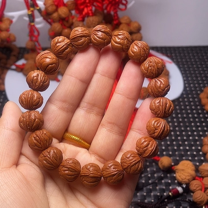 木质类龙纹桃枭挂件