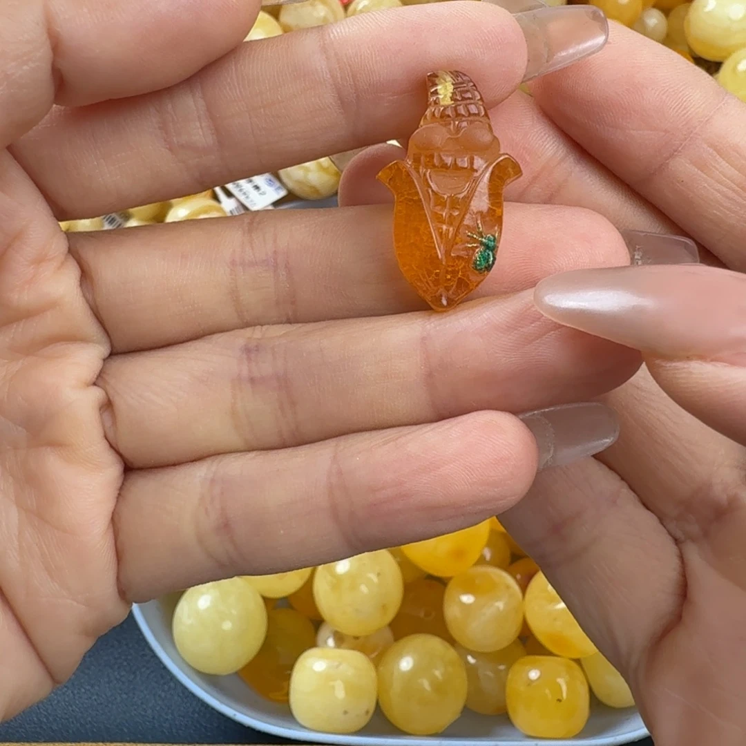 琥珀未镶嵌珠宝奇石