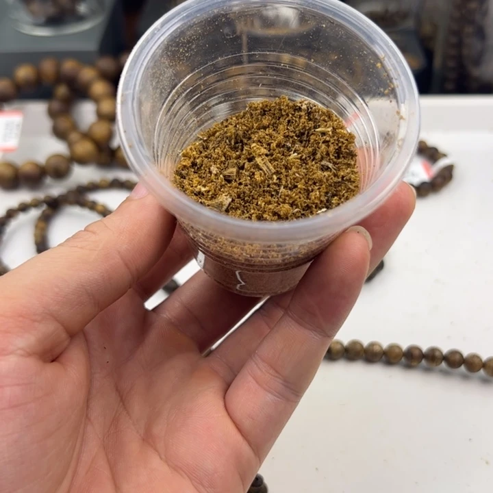姚***囡沉香沉香碎屑碎料串随形