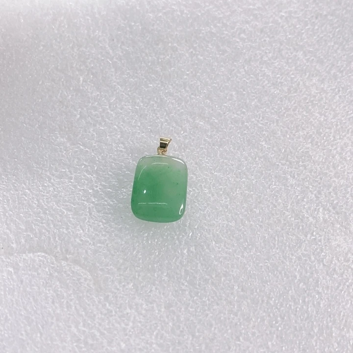 石英质玉未镶嵌颈饰