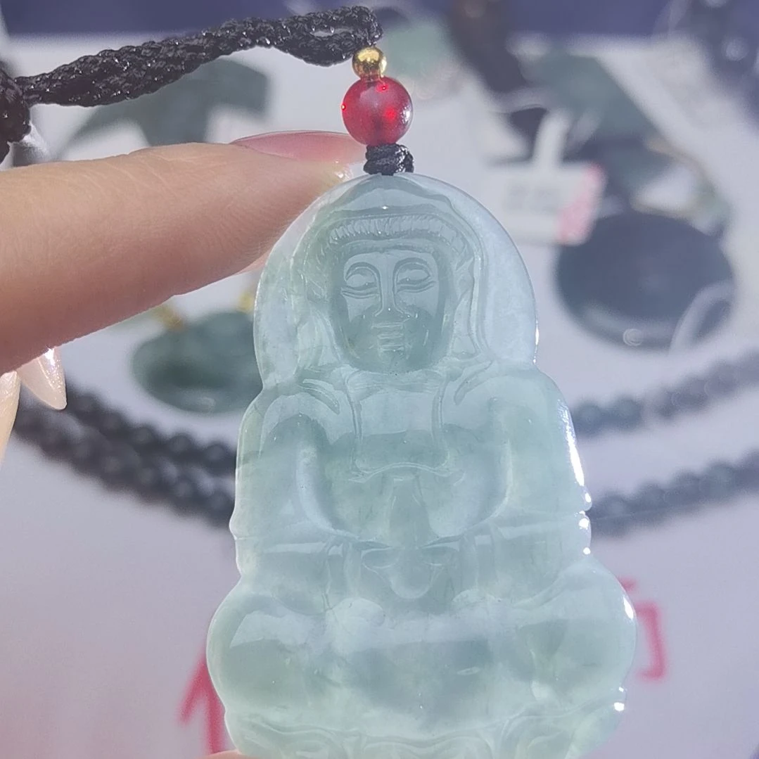 翡翠颈饰未镶嵌天然的A货翡翠