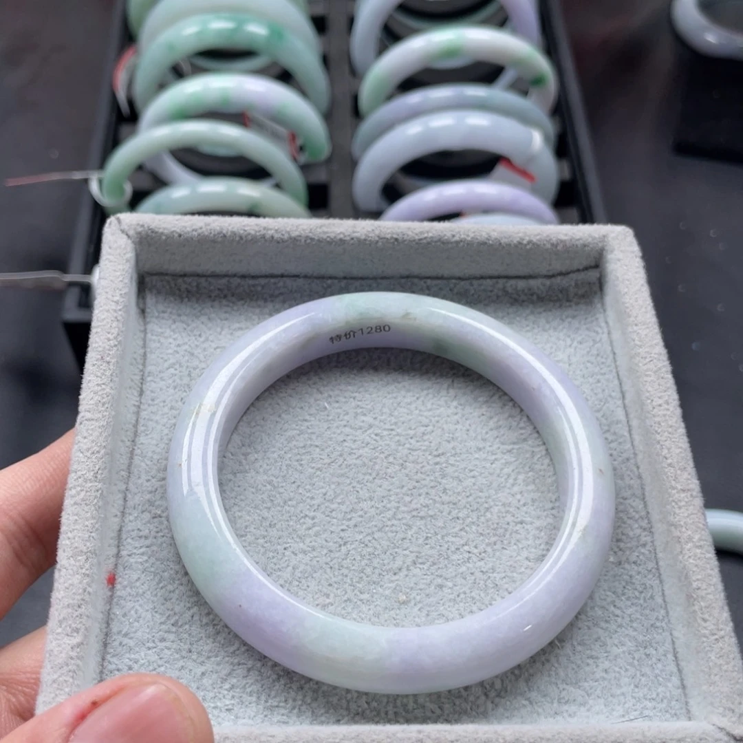 翡翠未镶嵌手镯正圈