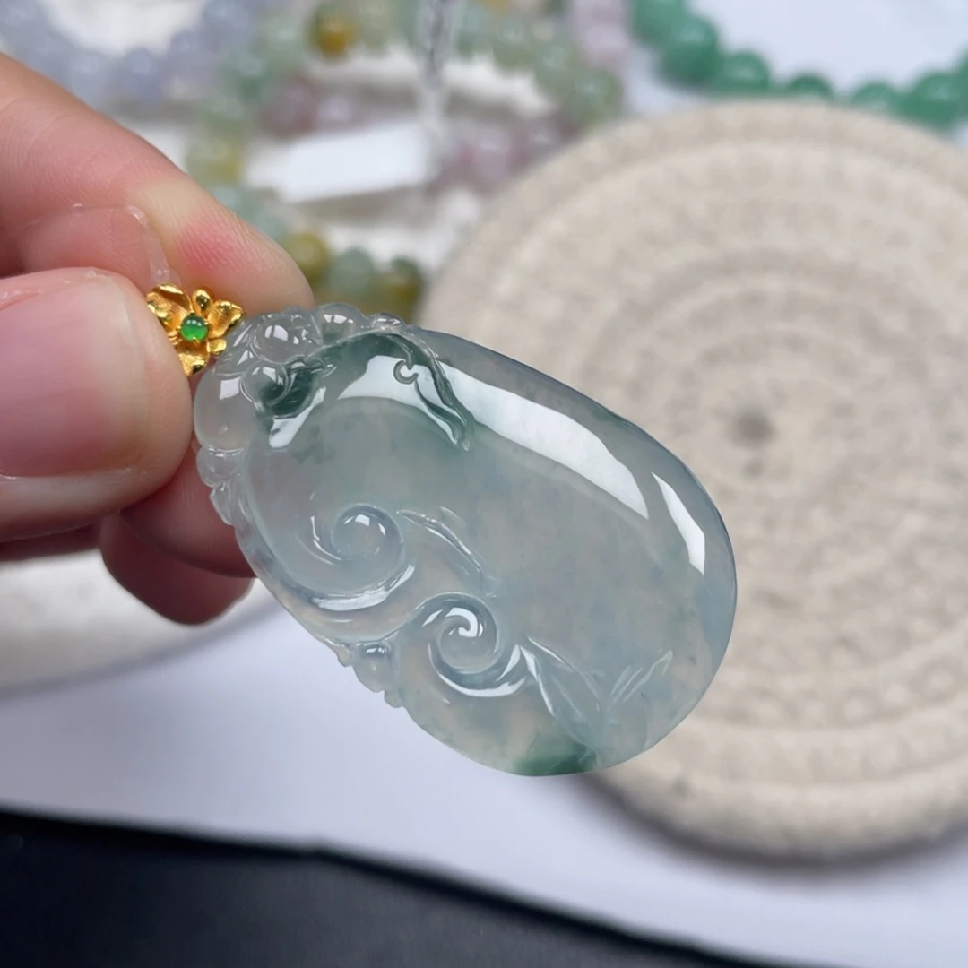 翡翠18K金镶嵌颈饰天然A货缅甸翡翠