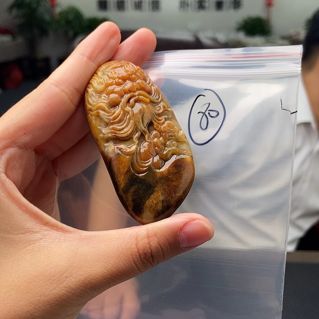和田玉未镶嵌颈饰颜色多样性发拍一发一