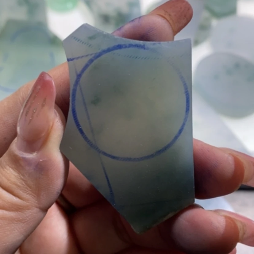 【闪购商品】翡翠挂件未镶嵌空****烟