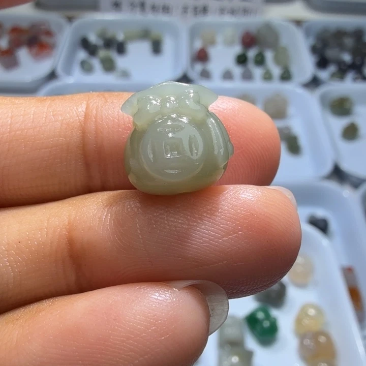 和田玉未镶嵌珠宝半成品