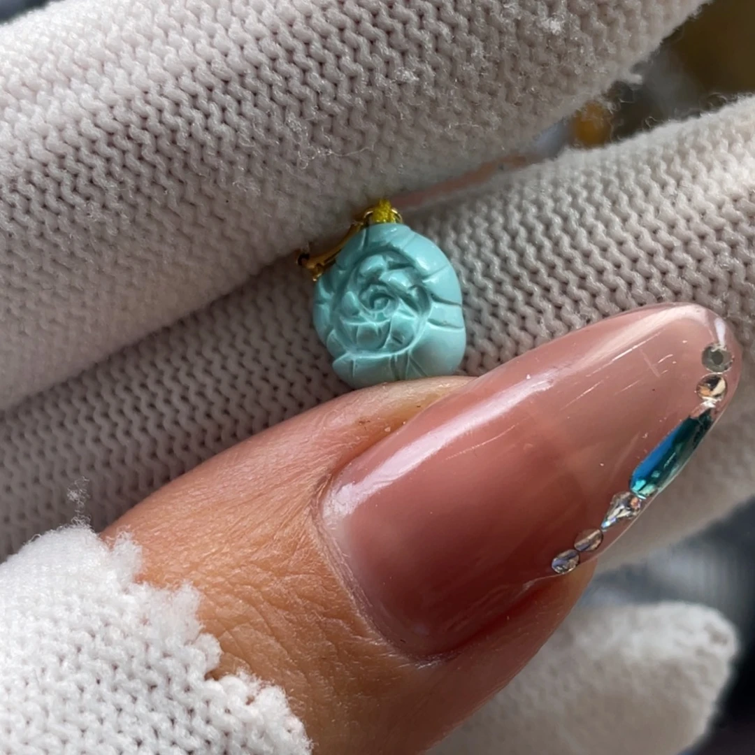 绿松石未镶嵌挂件