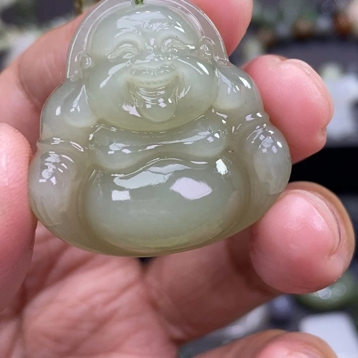 阿***秀和田玉未镶嵌颈饰