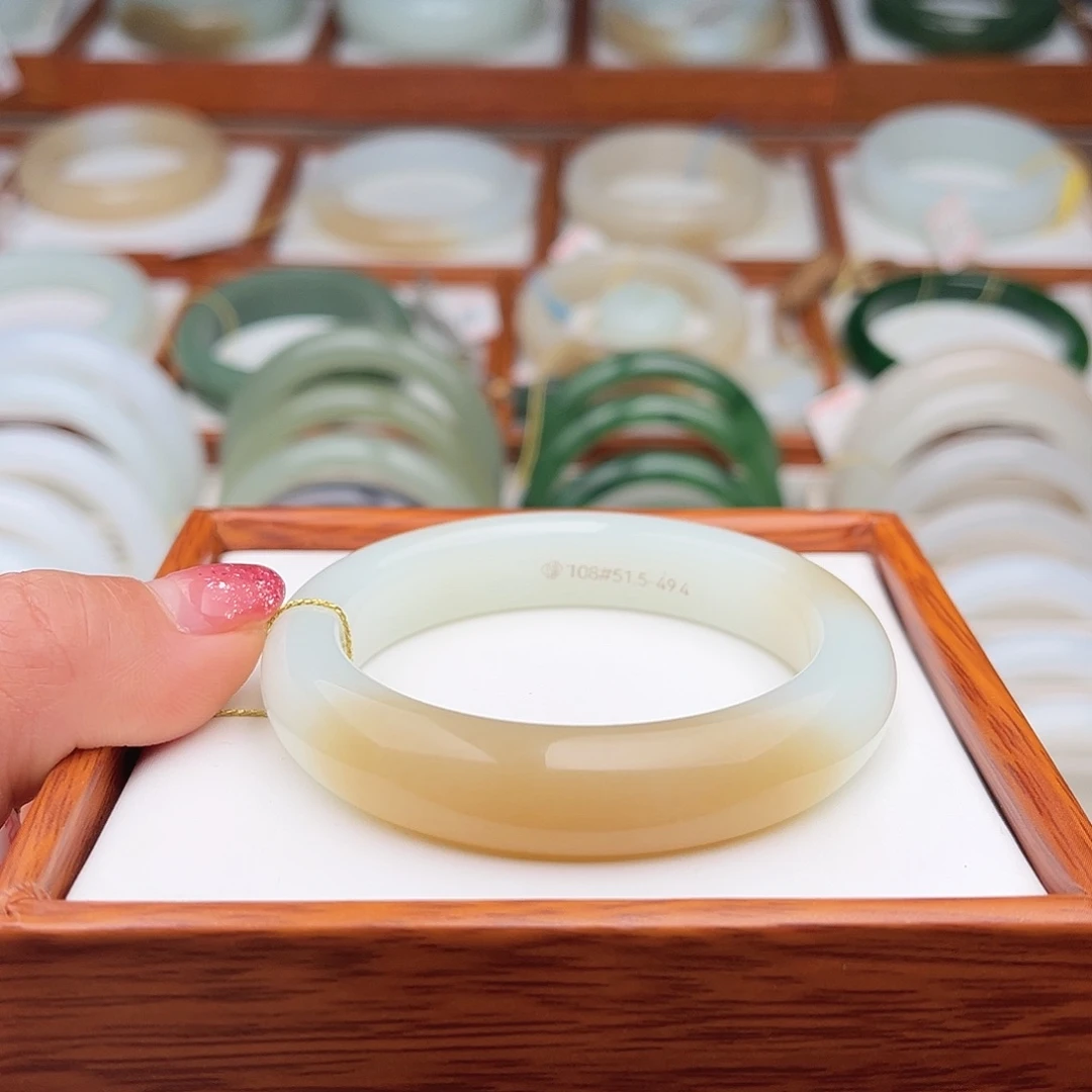 和田玉未镶嵌手镯51.2